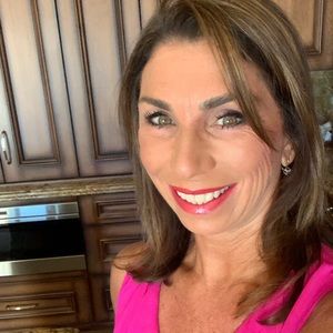 Meet your Posher, Brenda